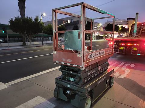 2018 SKYJACK SJIII3219 Scissor Lift 19' Electric