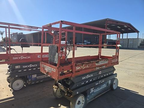 2018 SKYJACK SJIII3220 Scissor Lift 20-21' Electric Power Deck