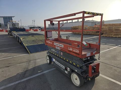 2018 SKYJACK SJIII3220 Scissor Lift 20-21' Electric Power Deck