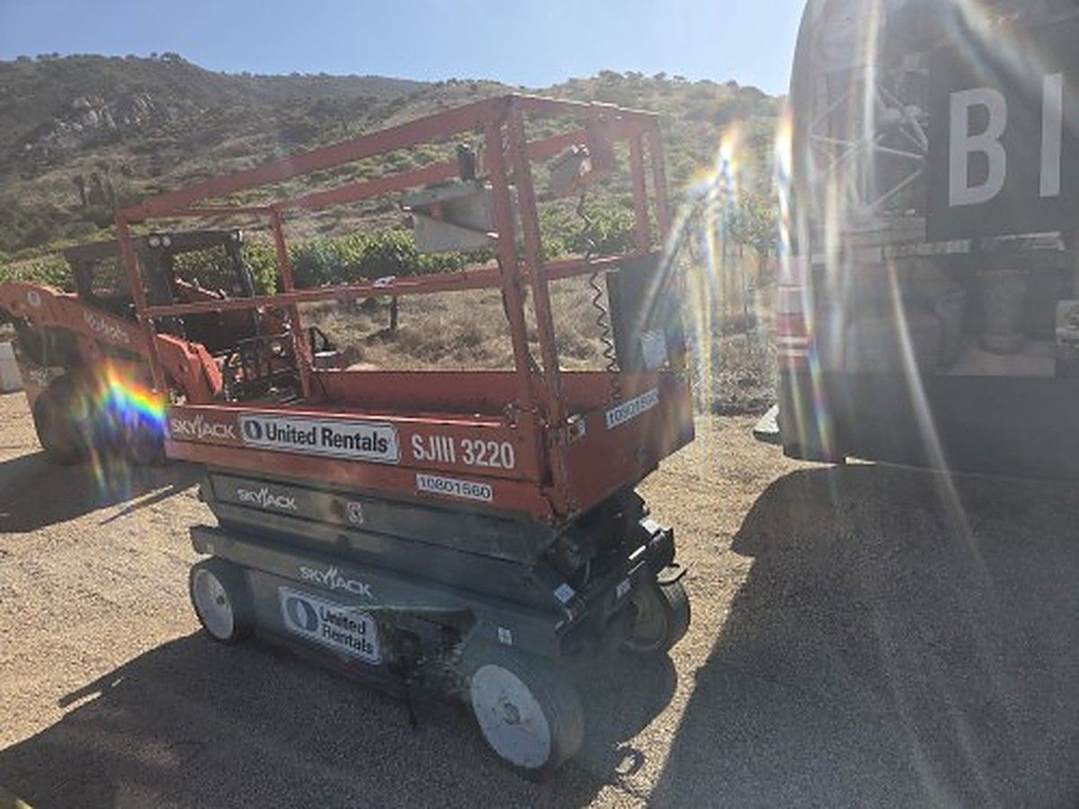 2018 SKYJACK SJIII3220 for sale in Las Vegas, NV