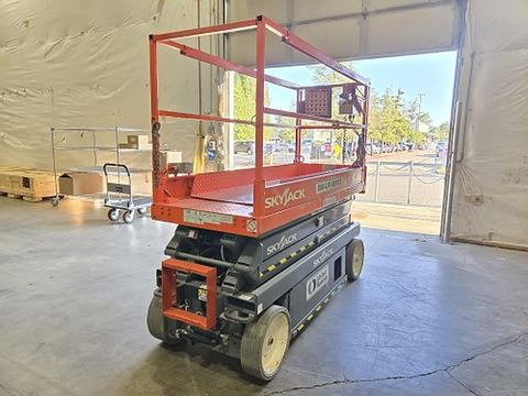 2018 SKYJACK SJIII3220 Scissor Lift 20-21' Electric Power Deck