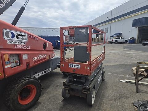 2018 SKYJACK SJIII3220 Scissor Lift 20-21' Electric Power Deck