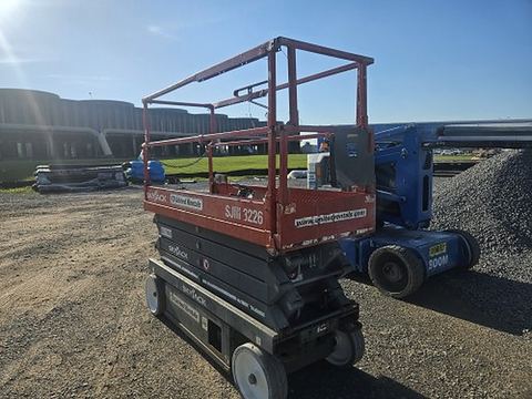 2018 SKYJACK SJIII3226 Scissor Lift 24-26' Electric 30-36" Wide