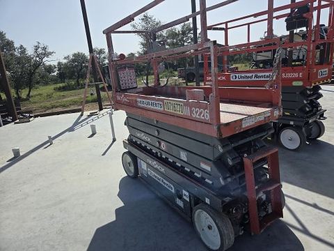 2018 SKYJACK SJIII3226 Scissor Lift 24-26' Electric 30-36" Wide
