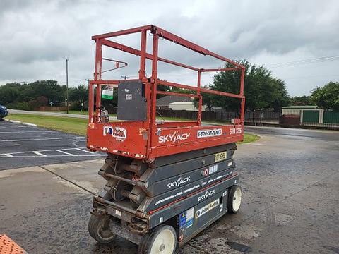 2018 SKYJACK SJIII3226 Scissor Lift 24-26' Electric 30-36" Wide