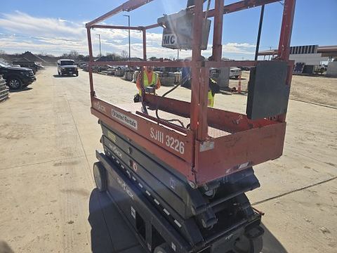 2018 SKYJACK SJIII3226 Scissor Lift 24-26' Electric 30-36" Wide