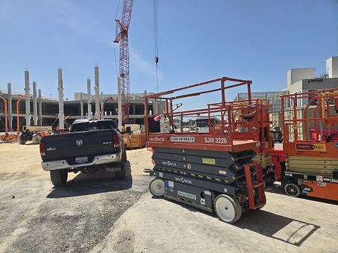 2018 SKYJACK SJIII3226 Scissor Lift 24-26' Electric 30-36" Wide