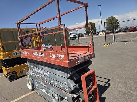 2018 SKYJACK SJIII3226 Scissor Lift 24-26' Electric 30-36" Wide