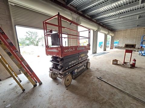 2018 SKYJACK SJIII3226 Scissor Lift 24-26' Electric 30-36" Wide