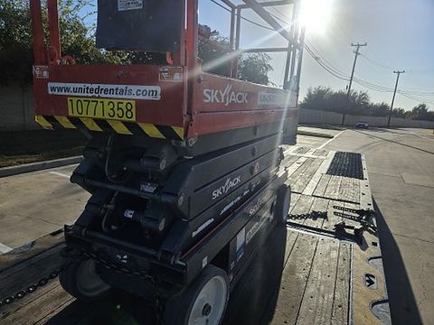 2018 SKYJACK SJIII3226 Scissor Lift 24-26' Electric 30-36" Wide