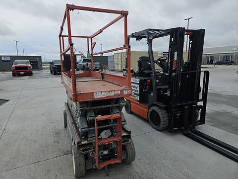 2018 SKYJACK SJIII3226 Scissor Lift 24-26' Electric 30-36" Wide