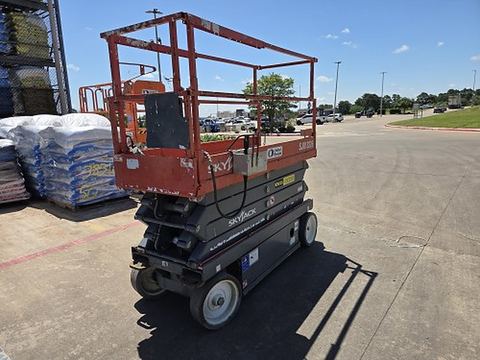 2018 SKYJACK SJIII3226 Scissor Lift 24-26' Electric 30-36" Wide