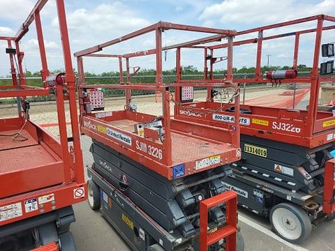 2018 SKYJACK SJIII3226 Scissor Lift 24-26' Electric 30-36" Wide