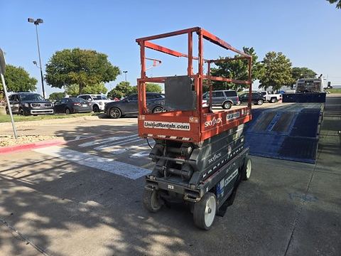 2018 SKYJACK SJIII3226 Scissor Lift 24-26' Electric 30-36" Wide