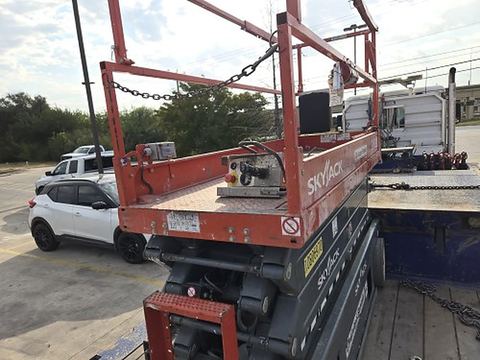 2018 SKYJACK SJIII3226 Scissor Lift 24-26' Electric 30-36" Wide