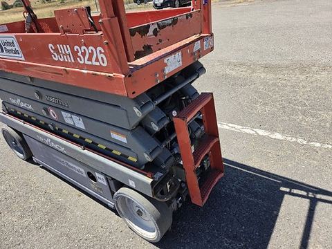 2018 SKYJACK SJIII3226 Scissor Lift 24-26' Electric 30-36" Wide