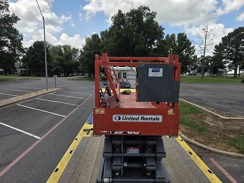2018 SKYJACK SJIII3226 Scissor Lift 24-26' Electric 30-36" Wide