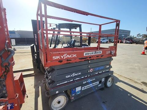 2018 SKYJACK SJIII3226 Scissor Lift 24-26' Electric 30-36" Wide