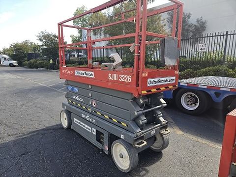 2018 SKYJACK SJIII3226 Scissor Lift 24-26' Electric 30-36" Wide