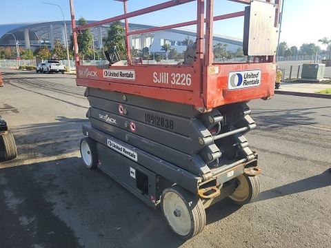 2018 SKYJACK SJIII3226 Scissor Lift 24-26' Electric 30-36" Wide