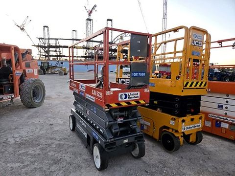 2018 SKYJACK SJIII3226 Scissor Lift 24-26' Electric 30-36" Wide