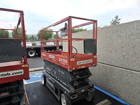 2018 SKYJACK SJIII3226 Scissor Lift 24-26' Electric 30-36" Wide