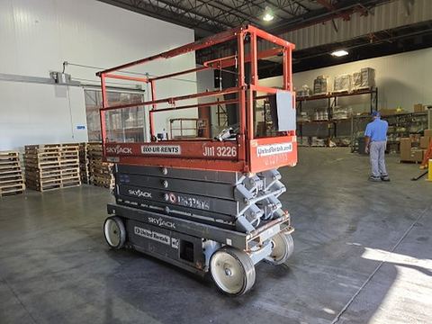 2018 SKYJACK SJIII3226 Scissor Lift 24-26' Electric 30-36" Wide