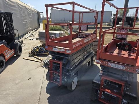 2018 SKYJACK SJIII3226 Scissor Lift 24-26' Electric 30-36" Wide