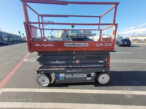 2018 SKYJACK SJIII3226 Scissor Lift 24-26' Electric 30-36" Wide