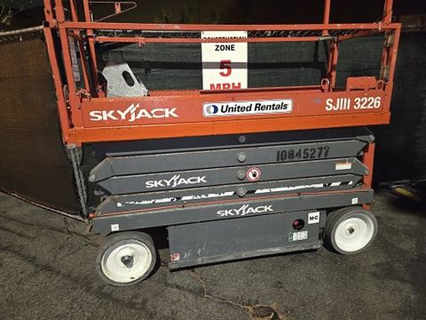 2018 SKYJACK SJIII3226 Scissor Lift 24-26' Electric 30-36" Wide
