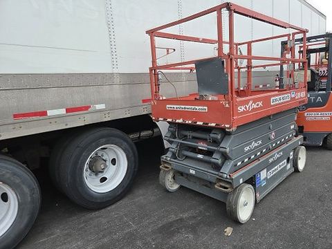 2018 SKYJACK SJIII4626 Scissor Lift 24-26' Electric 46-68" Wide
