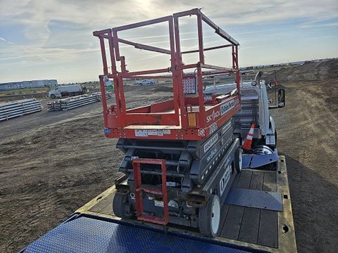 2018 SKYJACK SJIII4626 Scissor Lift 24-26' Electric 46-68" Wide