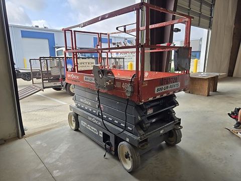 2018 SKYJACK SJIII4626 Scissor Lift 24-26' Electric 46-68" Wide