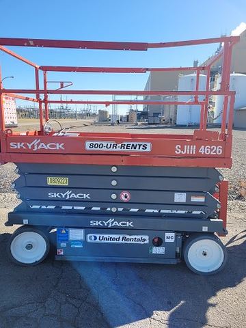 2018 SKYJACK SJIII4626 Scissor Lift 24-26' Electric 46-68" Wide