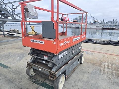 2018 SKYJACK SJIII4626 Scissor Lift 24-26' Electric 46-68" Wide