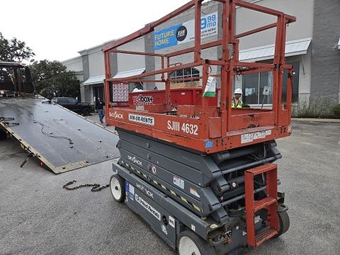 2018 SKYJACK SJIII4632 Scissor Lift 30-35' Electric 46-48" Wide