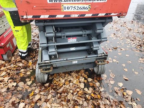 2018 SKYJACK SJIII4632 Scissor Lift 30-35' Electric 46-48" Wide