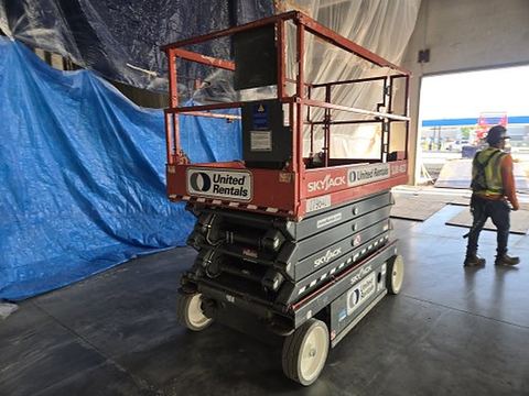 2018 SKYJACK SJIII4632 Scissor Lift 30-35' Electric 46-48" Wide