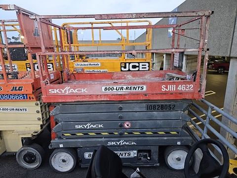 2018 SKYJACK SJIII4632 Scissor Lift 30-35' Electric 46-48" Wide