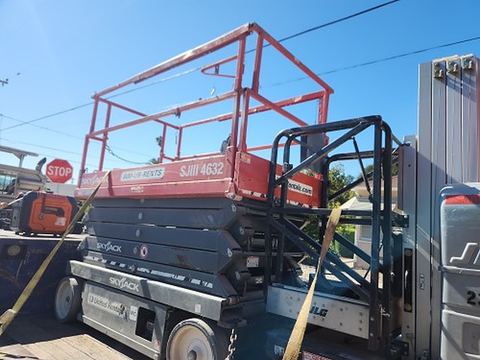 2018 SKYJACK SJIII4632 Scissor Lift 30-35' Electric 46-48" Wide