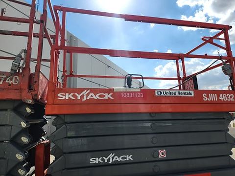 2018 SKYJACK SJIII4632 Scissor Lift 30-35' Electric 46-48" Wide