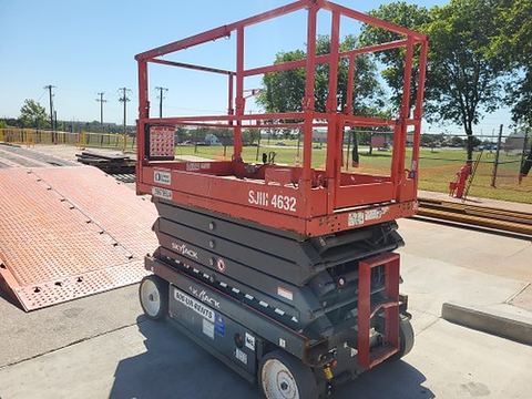 2018 SKYJACK SJIII4632 Scissor Lift 30-35' Electric 46-48" Wide