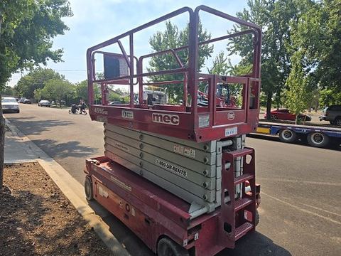 2018 SKYJACK SJIII4740 Scissor Lift 39-40' Electric 45-48"Wide