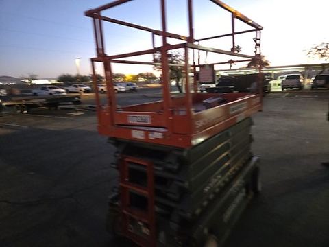 2018 SKYJACK SJIII4740 Scissor Lift 39-40' Electric 45-48"Wide