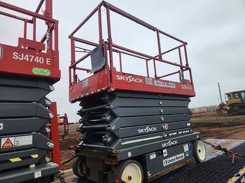 2018 SKYJACK SJIII4740 Scissor Lift 39-40' Electric 45-48"Wide