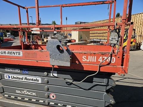 2018 SKYJACK SJIII4740 Scissor Lift 39-40' Electric 45-48"Wide
