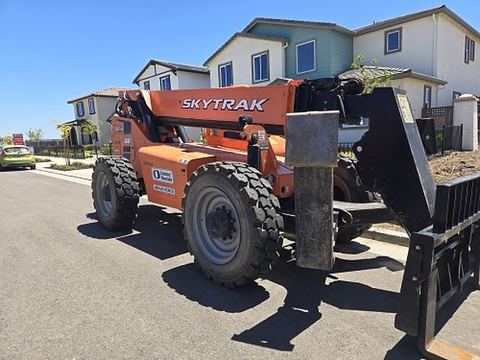 2018 SKYTRAK 10054 Forklift Variable Reach 10000# 50'-62'