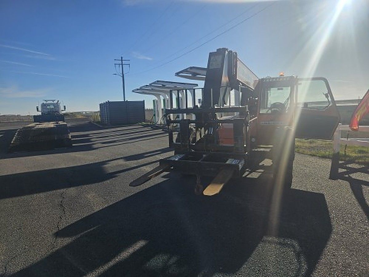 SKYTRAK 6042 photo 5