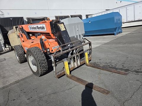 2018 SKYTRAK 8042 Forklift Variable Reach 8000# 40-49'