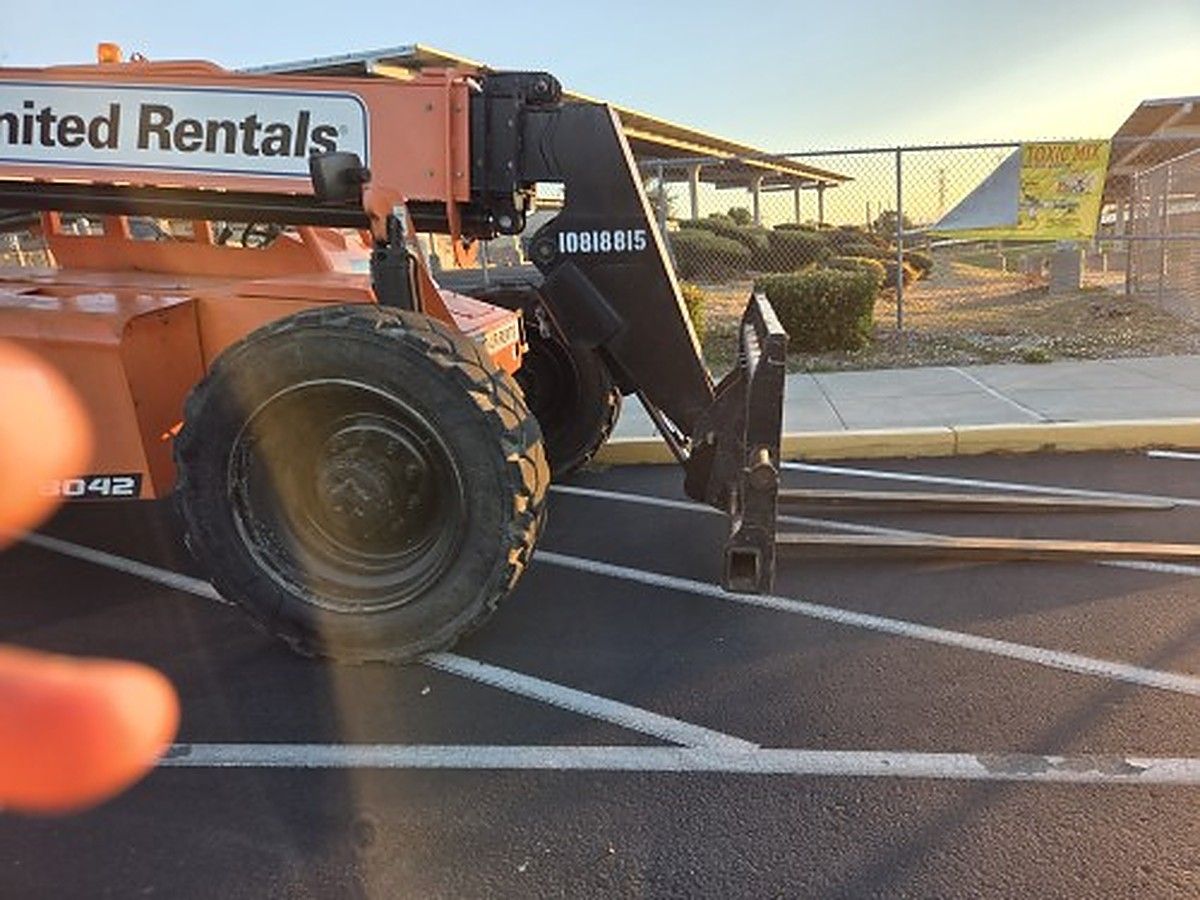 SKYTRAK 8042 photo 4